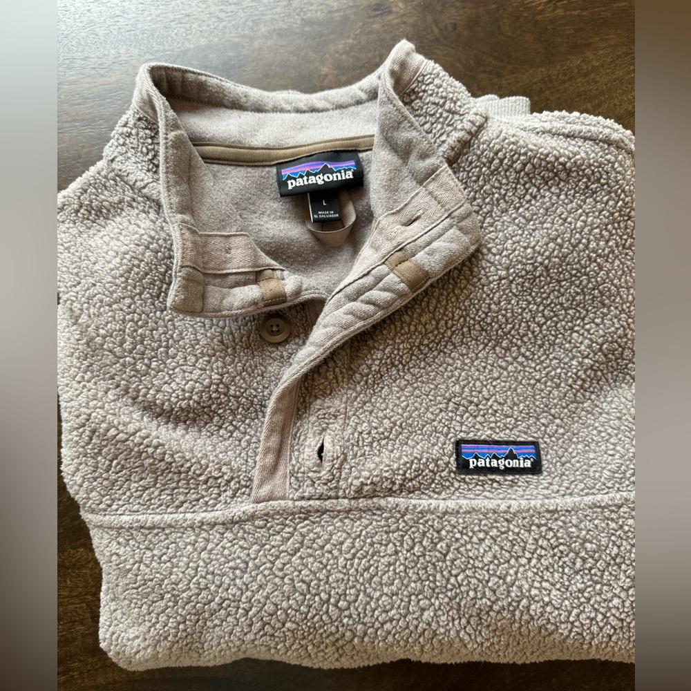 Men’s size L Patagonia Fleece Pullover in Tan / Taupe